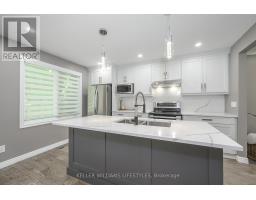 18 THUNDERBIRD CRESCENT - 5