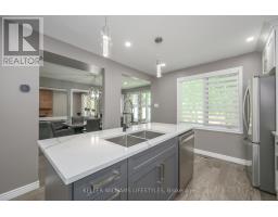 18 THUNDERBIRD CRESCENT - 7