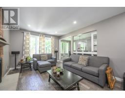 18 THUNDERBIRD CRESCENT - 9