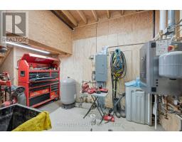 43297 ROBERTS LINE - 35