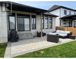 11 BRISCOE CRESCENT - 41
