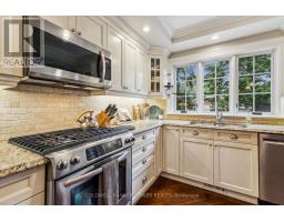 84 IROQUOIS AVENUE - 16