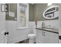 863 MAITLAND STREET - 18