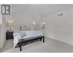 176 ROSSMORE COURT - 21