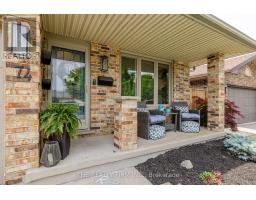74 JUTTA CRESCENT - 2