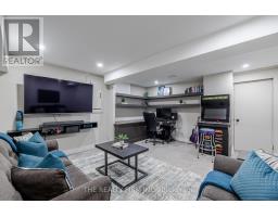 74 JUTTA CRESCENT - 33