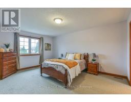 41 GREYROCK CRESCENT - 18