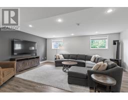 4 ASHBY CRESCENT - 30