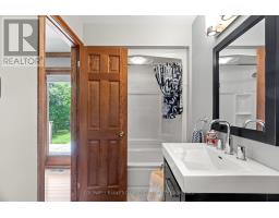 644 PERCY STREET - 32