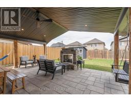 16 ANDERSON CRESCENT - 37
