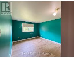 35 MIDALE COURT - 22