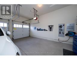 20 - 2081 WALLINGFORD AVENUE - 41