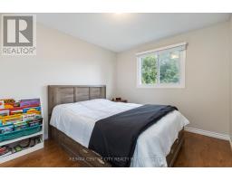 26 - 720 DEVERON CRESCENT - 32