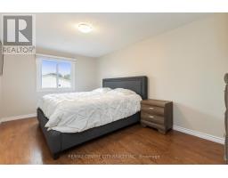 26 - 720 DEVERON CRESCENT - 34