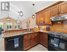 2 - 21 WONDERGROVE COURT - 11