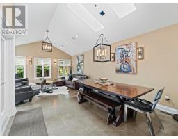 2 - 21 WONDERGROVE COURT - 14