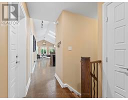 2 - 21 WONDERGROVE COURT - 6