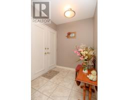 220 - 300 EVERGLADE CRESCENT - 10