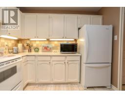 220 - 300 EVERGLADE CRESCENT - 15