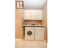 220 - 300 EVERGLADE CRESCENT - 20