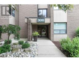 220 - 300 EVERGLADE CRESCENT - 4