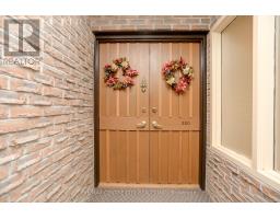 220 - 300 EVERGLADE CRESCENT - 8