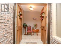 220 - 300 EVERGLADE CRESCENT - 9