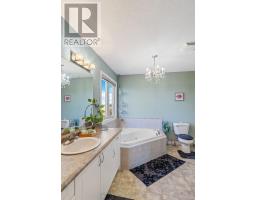 129 THAMESVIEW CRESCENT - 32