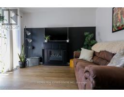 1 - 423 KEATS WAY - 4