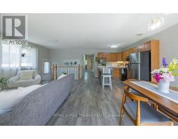 31 CARRIE CRESCENT - 14