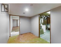 4 LA MANTIA AVENUE - 31