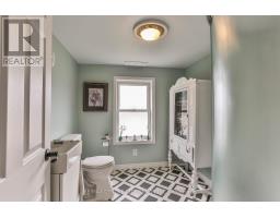 13 POTTERS ROAD N - 36