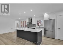 30 BASELINE ROAD E - 12