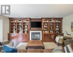 60 MERIDENE CRESCENT E - 16