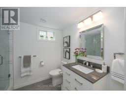 60 MERIDENE CRESCENT E - 29