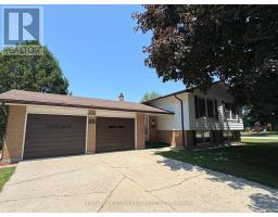 730 GLOVER CRESCENT - 2