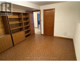 730 GLOVER CRESCENT - 31