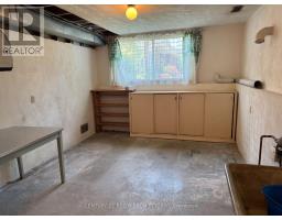 730 GLOVER CRESCENT - 34