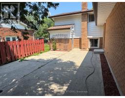 730 GLOVER CRESCENT - 36