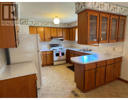 730 GLOVER CRESCENT - 8