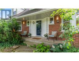 18 METAMORA CRESCENT - 2