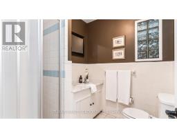 18 METAMORA CRESCENT - 21