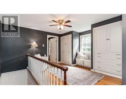 18 METAMORA CRESCENT - 23