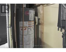 686 ALGOMA PLACE - 35