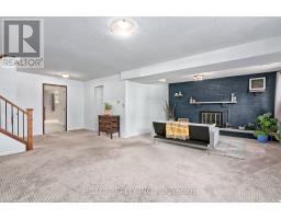 91 FOUR OAKS CRESCENT - 22
