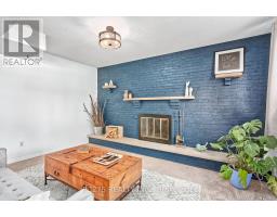 91 FOUR OAKS CRESCENT - 24