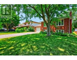 91 FOUR OAKS CRESCENT - 3