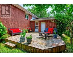 91 FOUR OAKS CRESCENT - 30