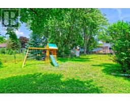 91 FOUR OAKS CRESCENT - 31