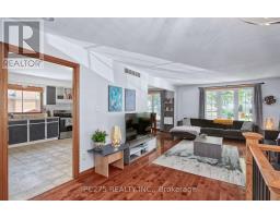 91 FOUR OAKS CRESCENT - 6